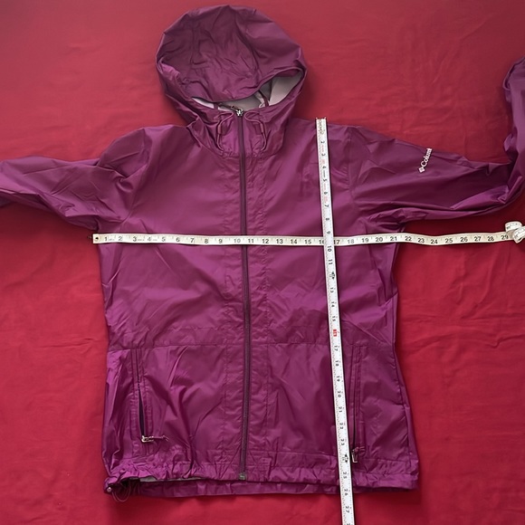 Columbia Sz M Berry Colored Rain jacket/Windbreaker - Picture 14 of 16